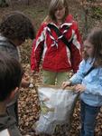 Auch zeigten wir Teamwork, indem wir ein Ei so einpacken mussten, ...