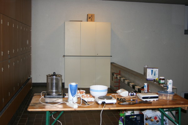 Unsere Zwischenverpflegung um 2:00 Uhr in der Nacht.
Sandwiches, Hot Dogs und Cr