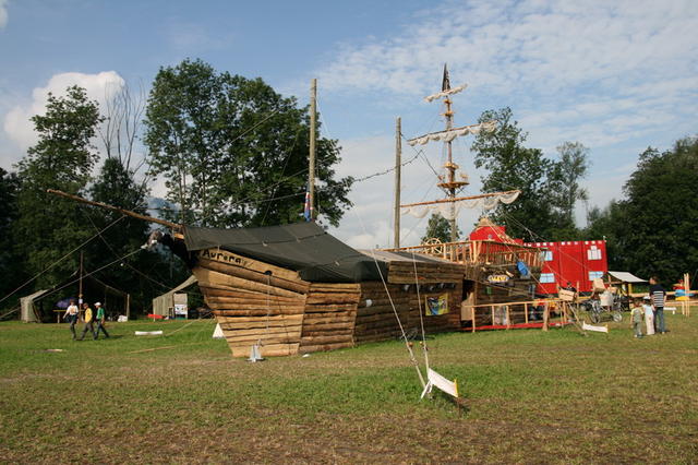 Das Piratenschiff Aurora. Spielplatz und Bar in einem.