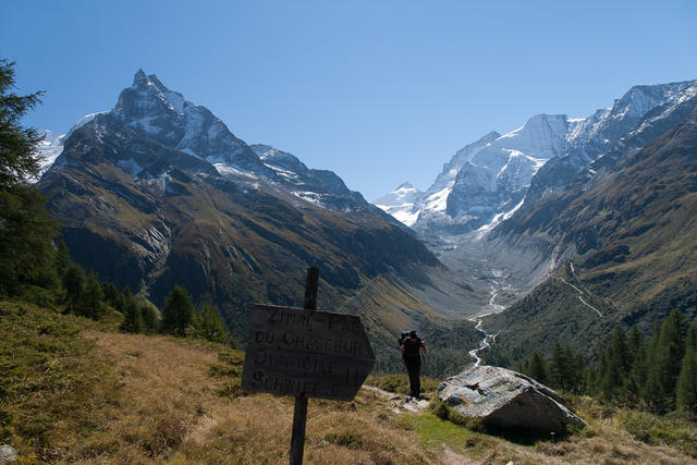 Abzweigung nach Zinal über den Pas du Chasseur.